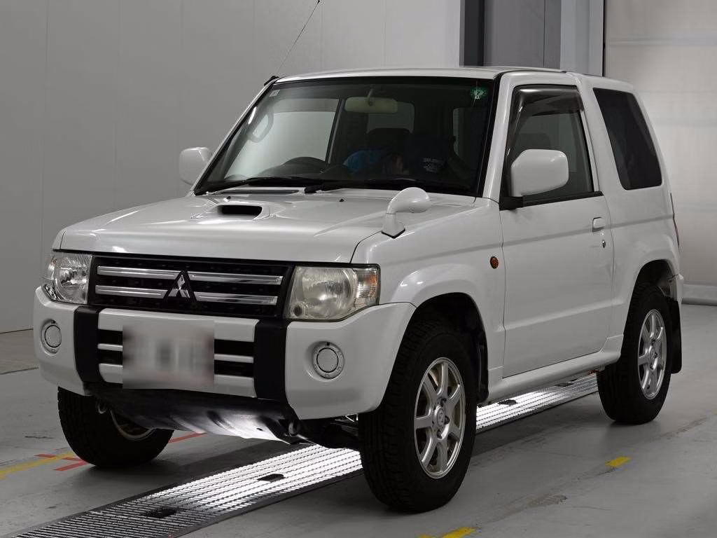 MITSUBISHI PAJERO MINI