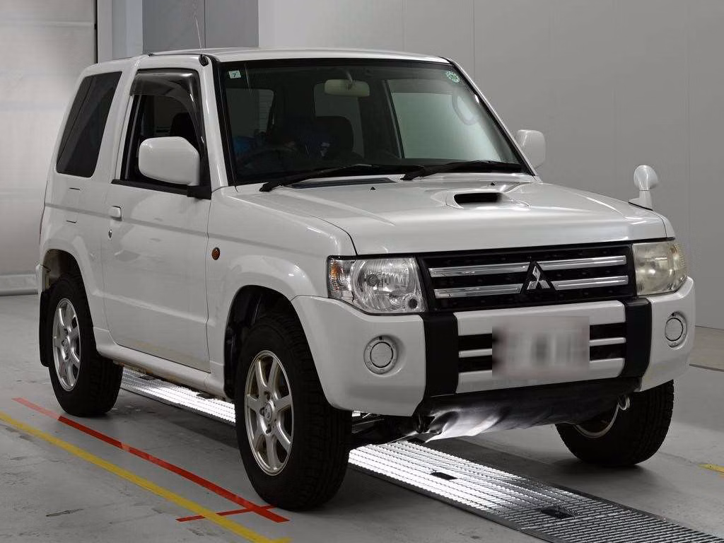 MITSUBISHI PAJERO MINI
