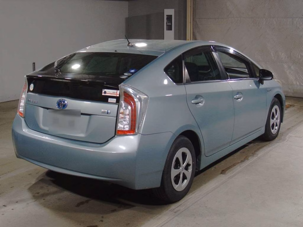 TOYOTA PRIUS