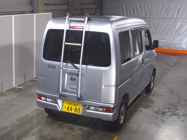TOYOTA PIXIS VAN