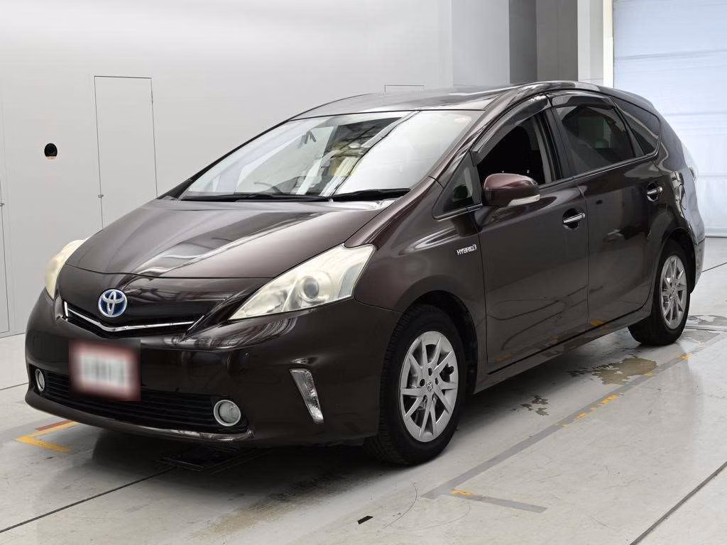 TOYOTA PRIUS ALPHA