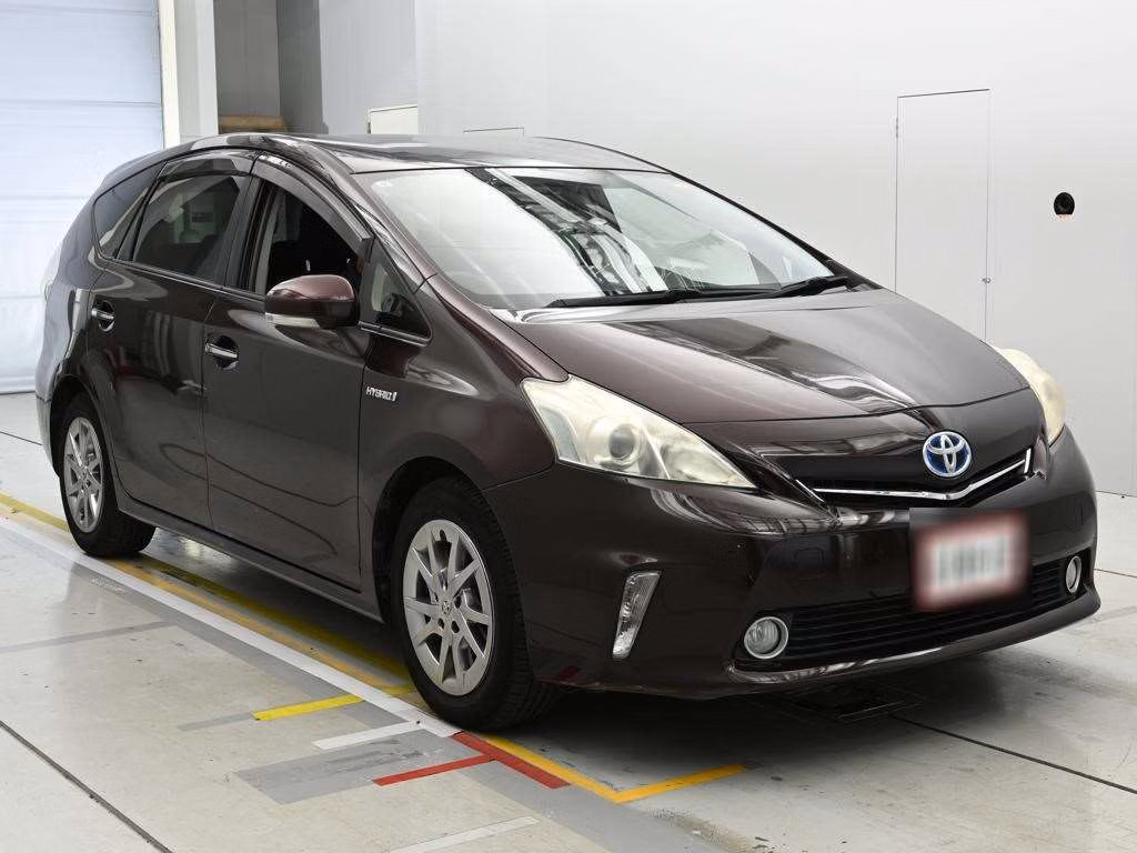 TOYOTA PRIUS ALPHA