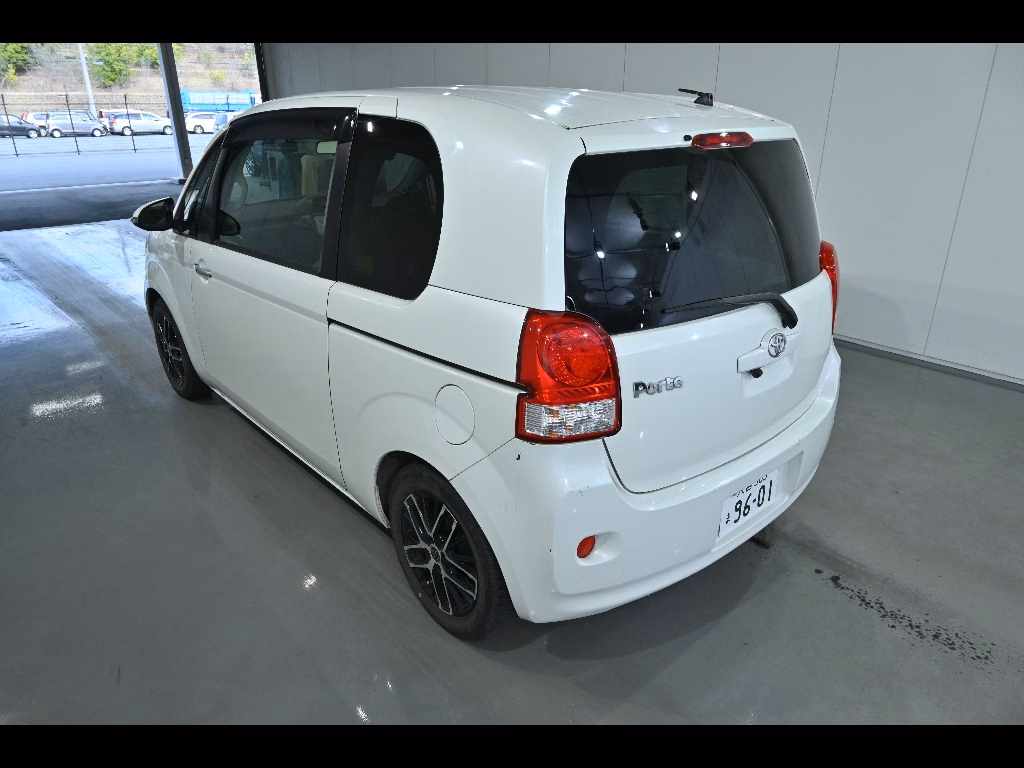 TOYOTA PORTE