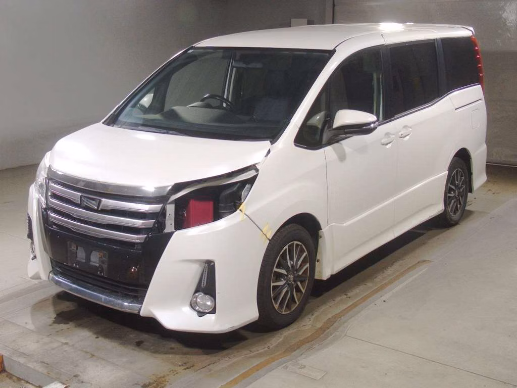TOYOTA NOAH