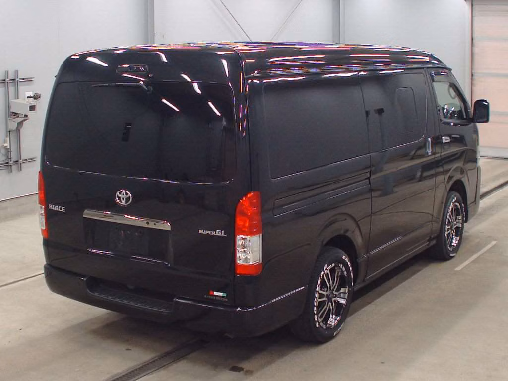 TOYOTA REGIUS ACE