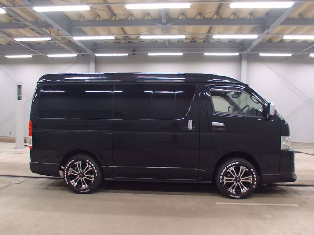TOYOTA REGIUS ACE