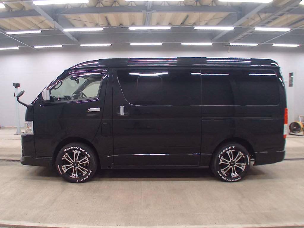 TOYOTA REGIUS ACE
