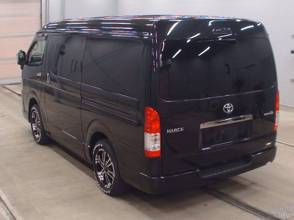 TOYOTA REGIUS ACE