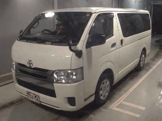 TOYOTA REGIUS ACE