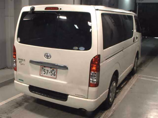 TOYOTA REGIUS ACE