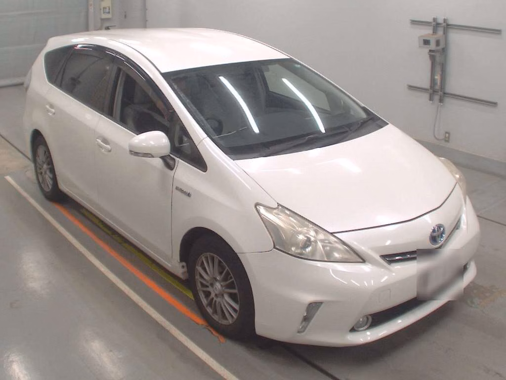 TOYOTA PRIUS ALPHA