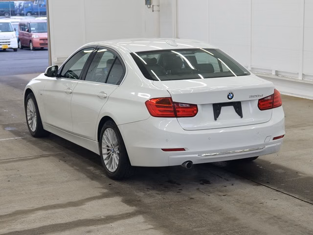 BMW 3-SERIES