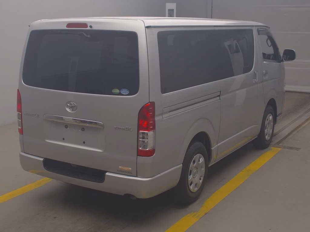 TOYOTA REGIUS ACE