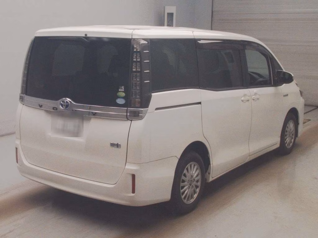 TOYOTA VOXY