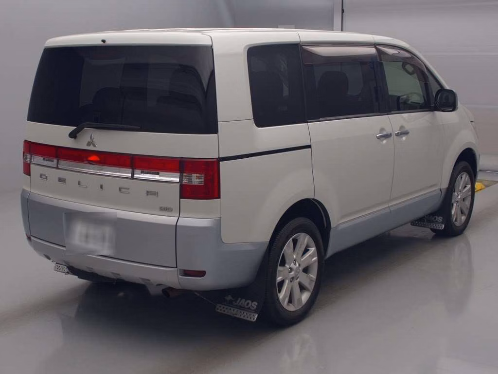 MITSUBISHI DELICA D:5