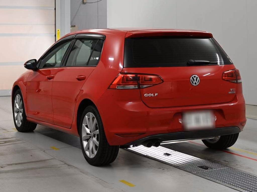 VOLKSWAGEN GOLF