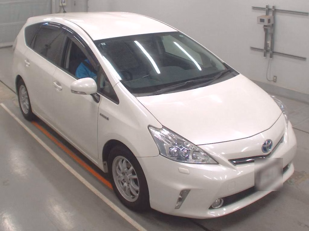 TOYOTA PRIUS ALPHA