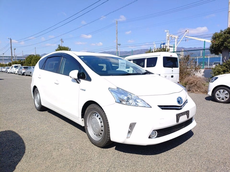 TOYOTA PRIUS ALPHA