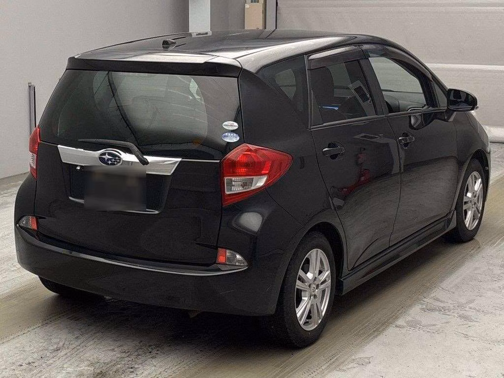 SUBARU TREZIA