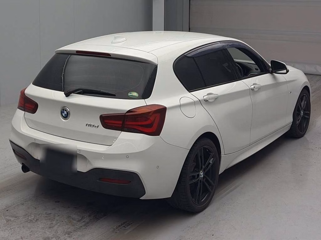 BMW 1-SERIES