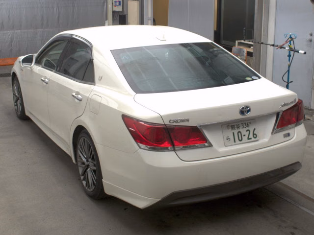 TOYOTA CROWN