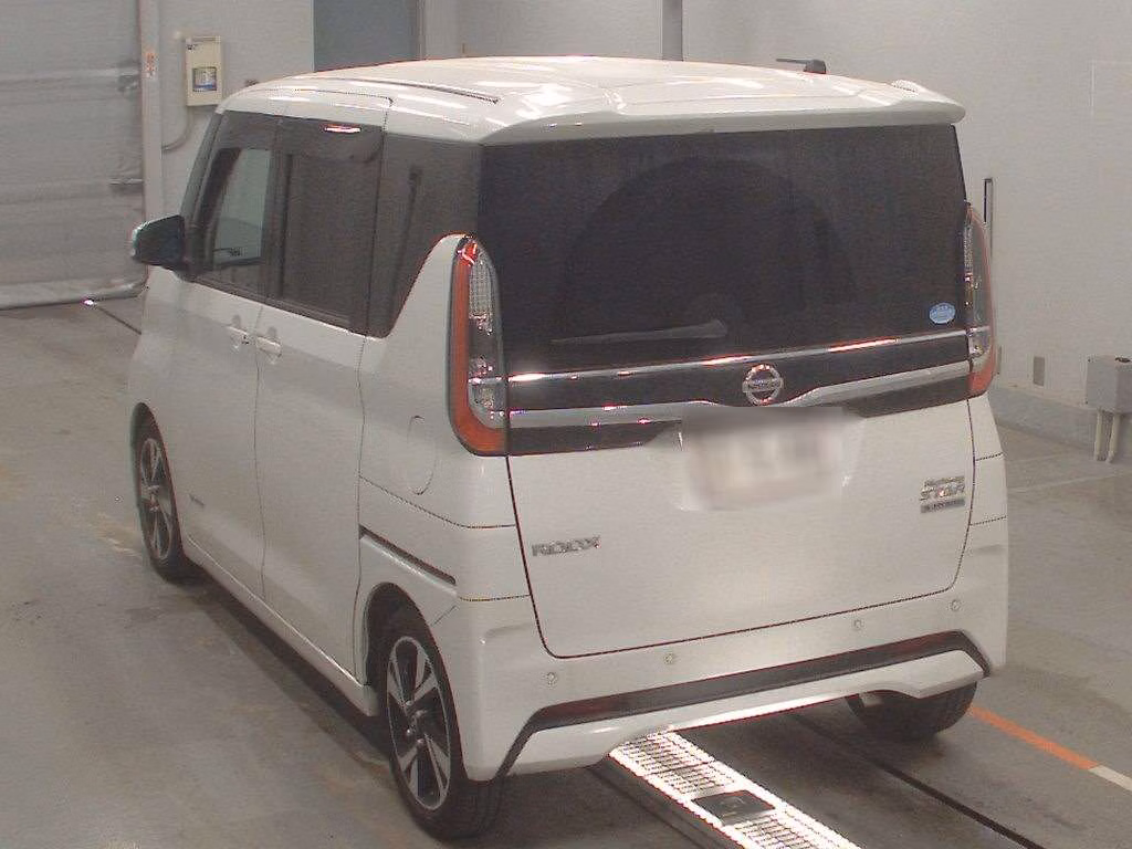 NISSAN ROOX
