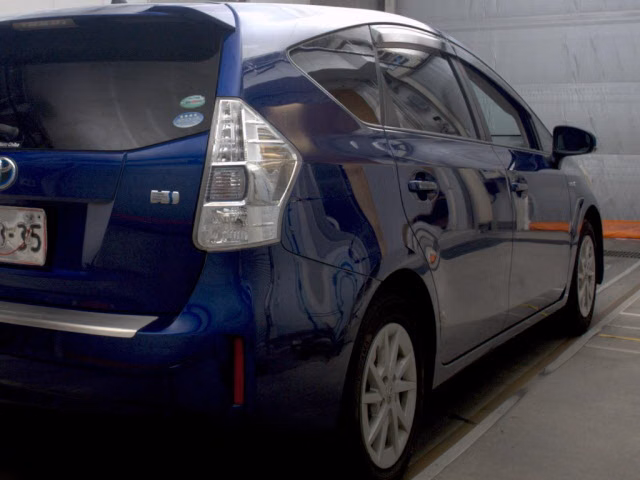 TOYOTA PRIUS ALPHA
