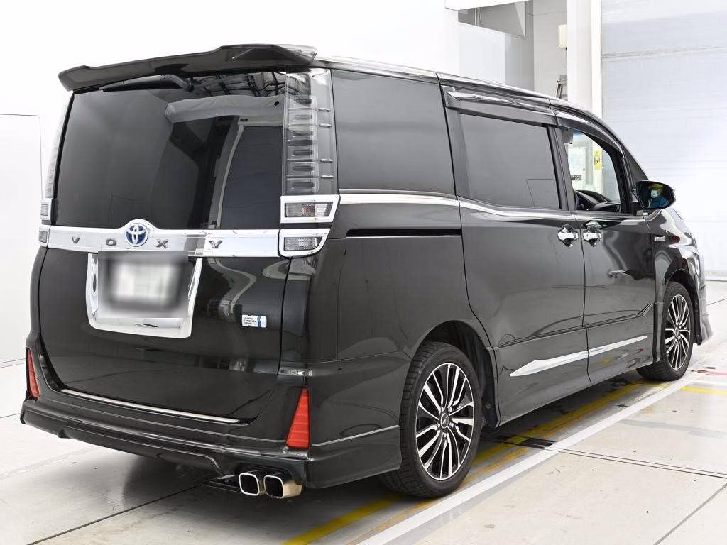 TOYOTA VOXY