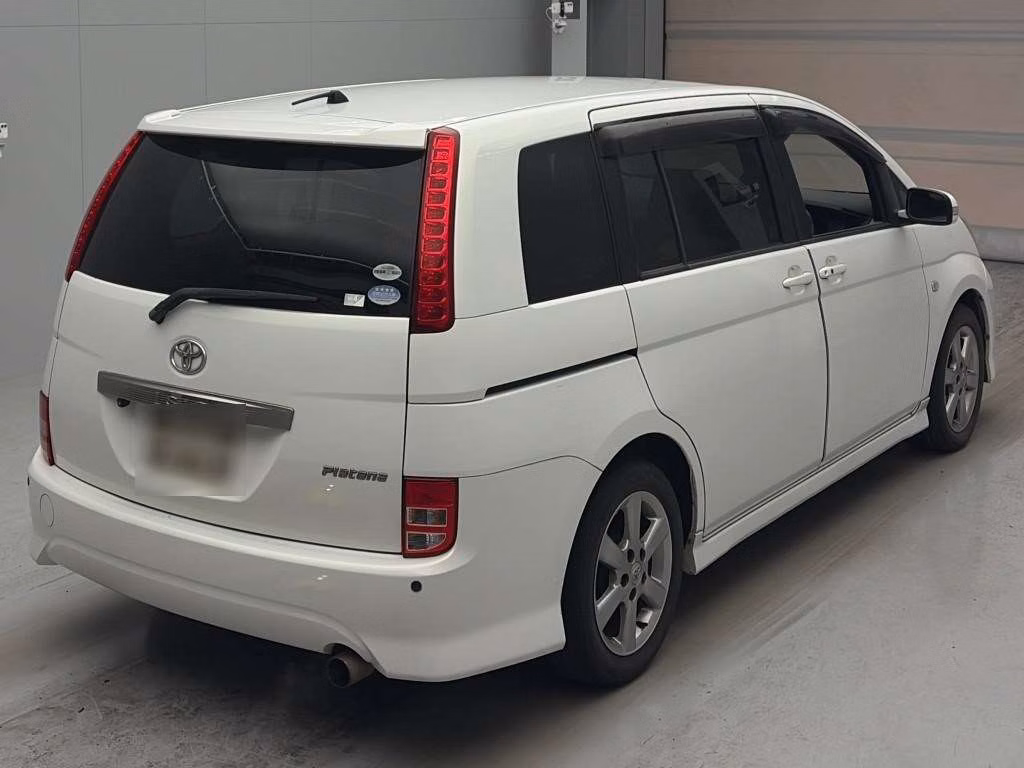 TOYOTA ISIS