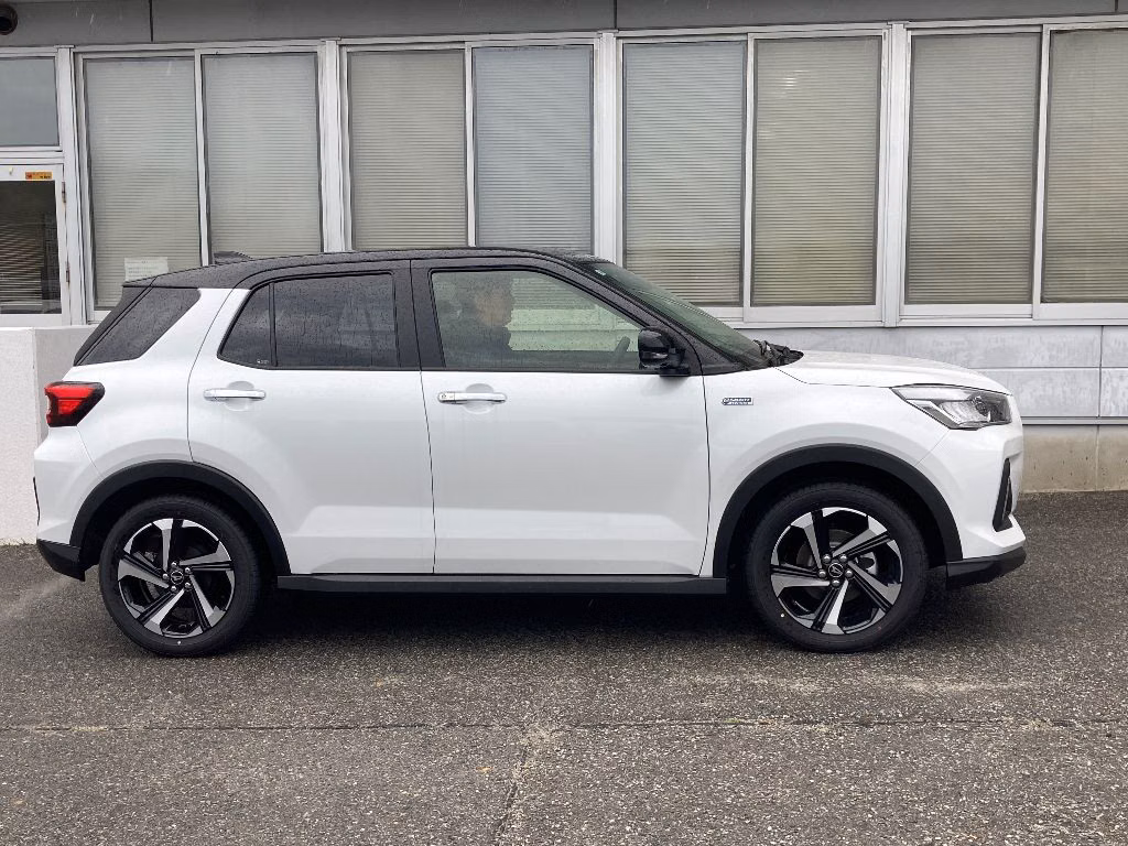 DAIHATSU ROCKY