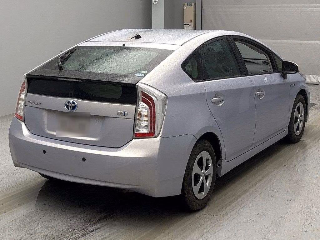 TOYOTA PRIUS