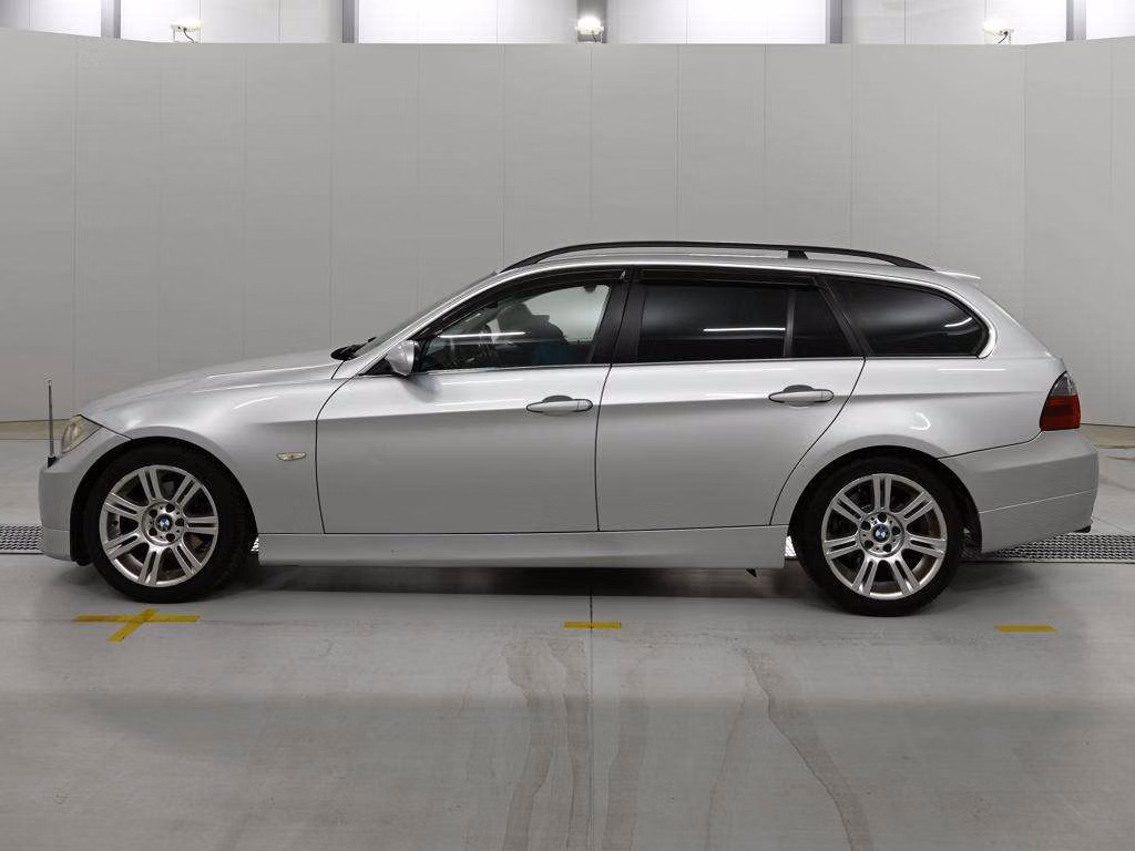 BMW 3-SERIES