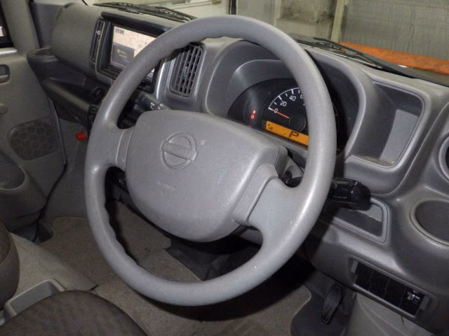 NISSAN NV100 CLIPPER