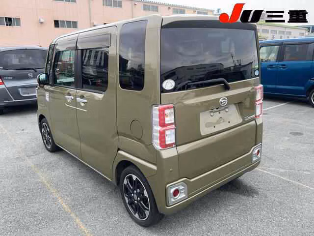 DAIHATSU WAKE