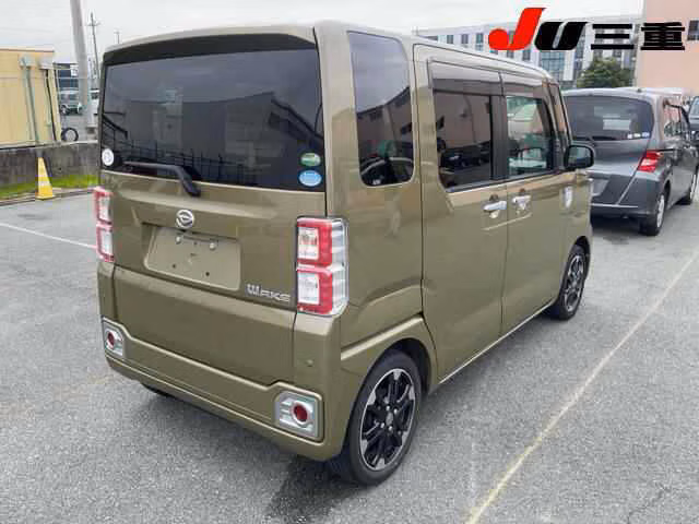 DAIHATSU WAKE