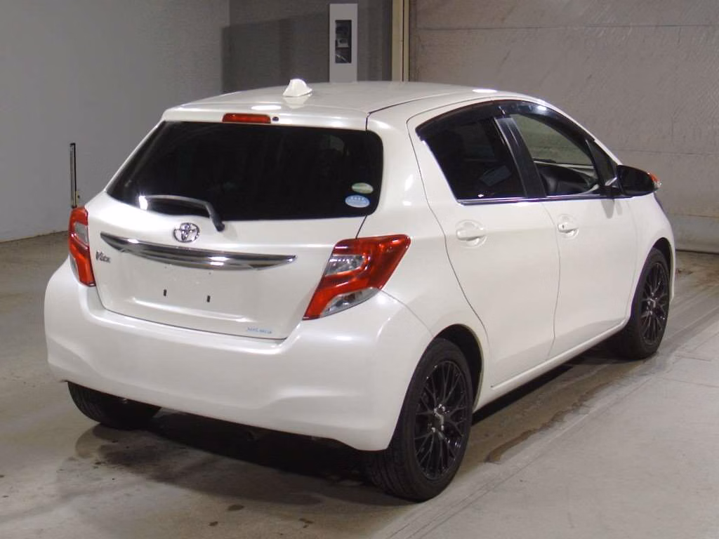 TOYOTA VITZ