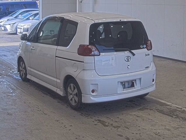 TOYOTA PORTE