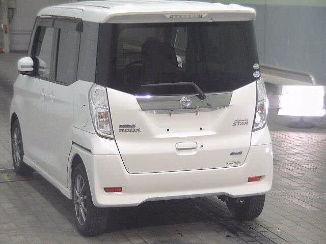 NISSAN DAYZ ROOX