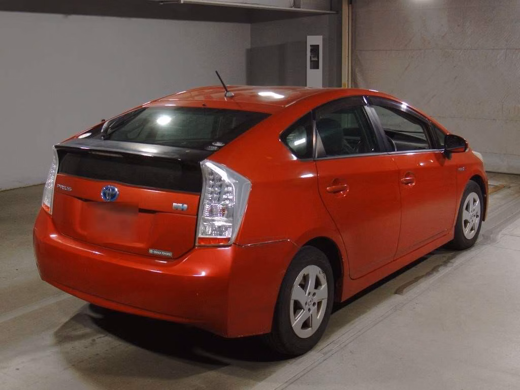 TOYOTA PRIUS