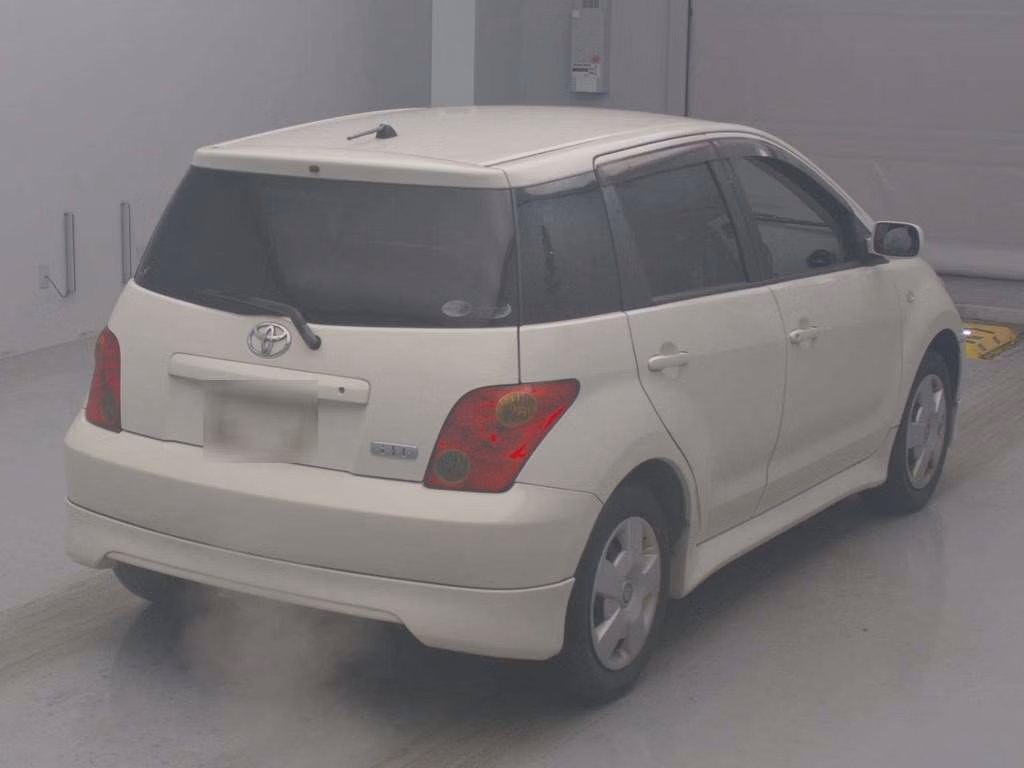 TOYOTA IST