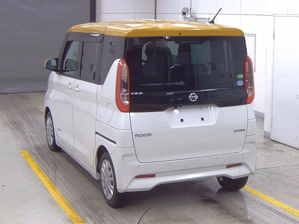 NISSAN ROOX