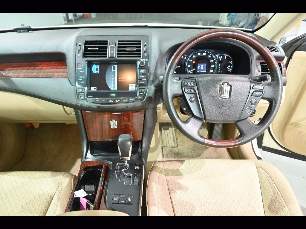 TOYOTA CROWN