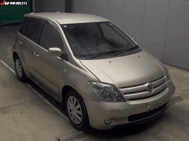 TOYOTA IST