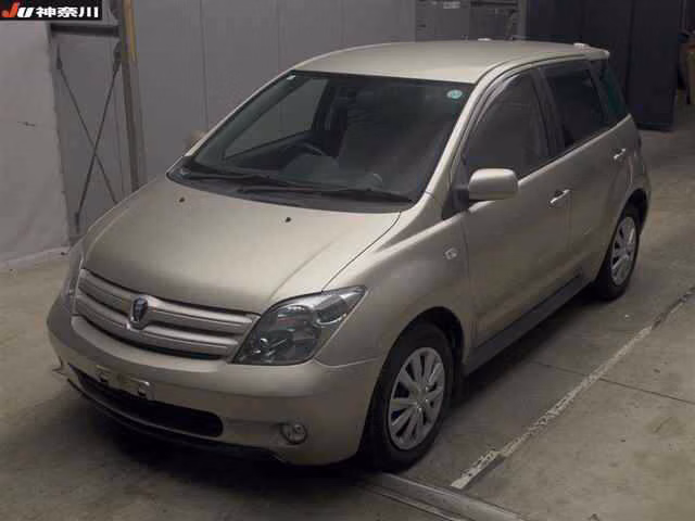 TOYOTA IST