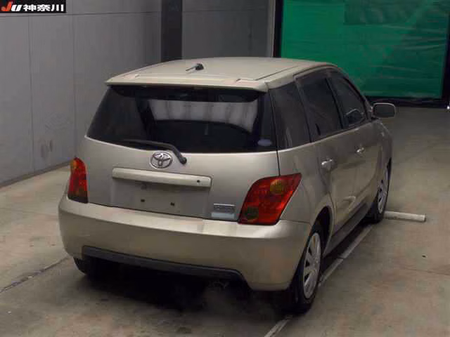 TOYOTA IST