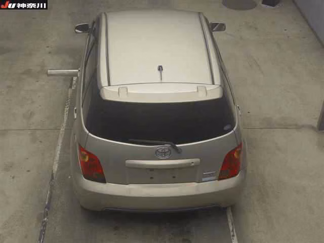 TOYOTA IST