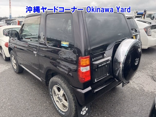 MITSUBISHI PAJERO MINI
