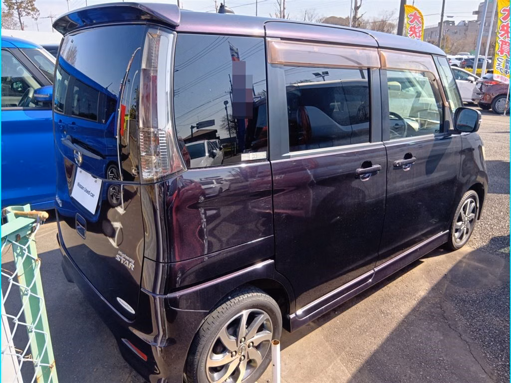 NISSAN ROOX