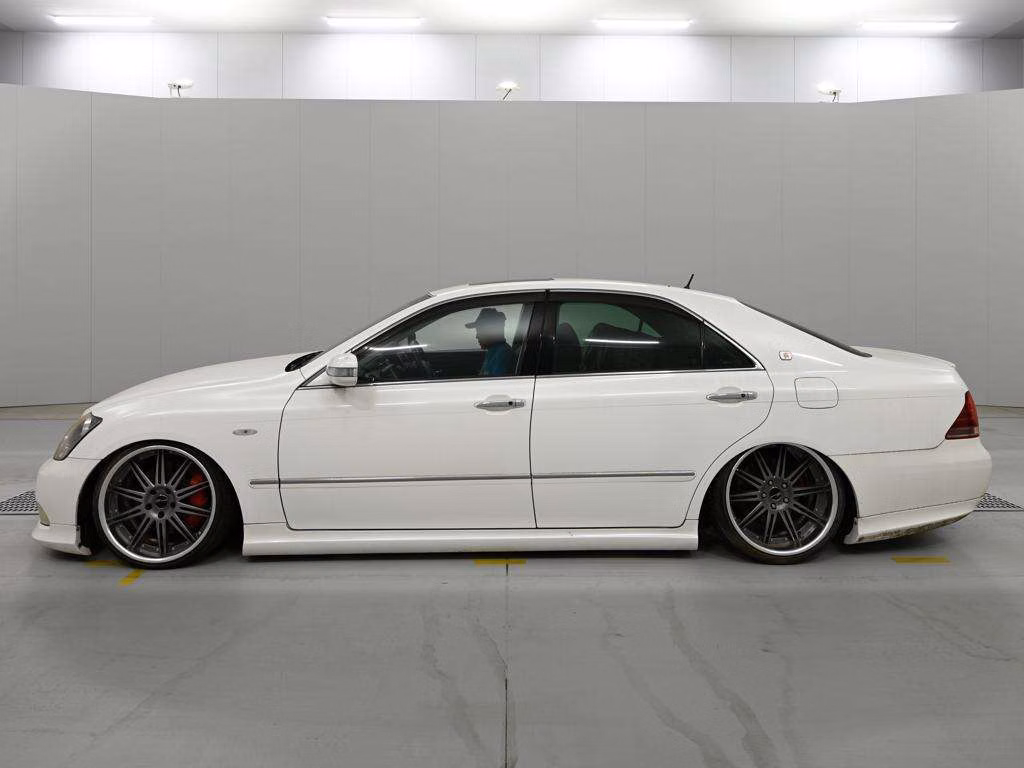 TOYOTA CROWN