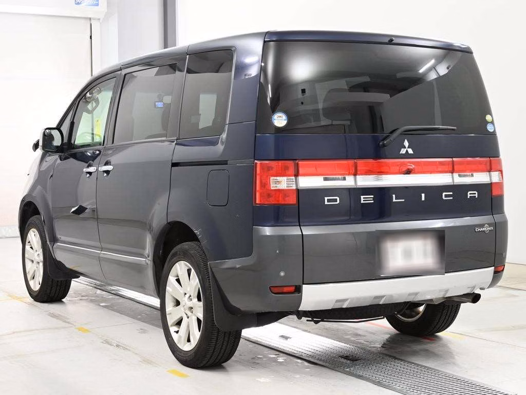 MITSUBISHI DELICA D:5